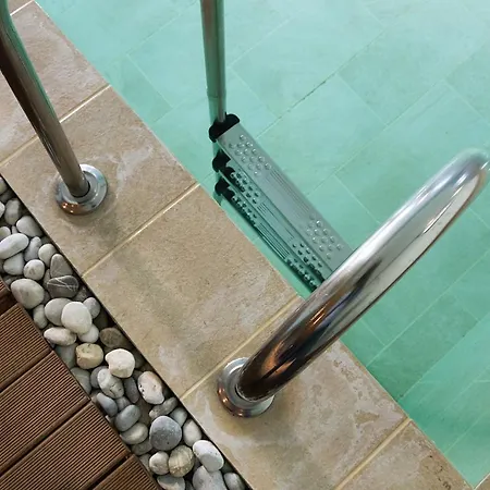 아파트호텔 Alpine Aria 칼라브리타