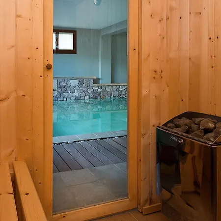 Alpine Aria 4* Калаврита