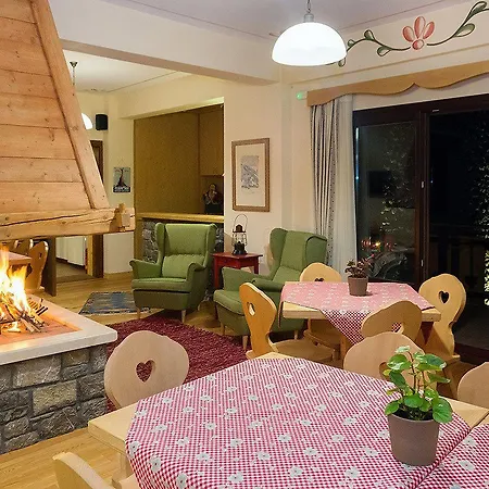 Alpine Aria Апарт-отель Калаврита