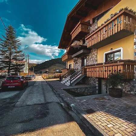 Alpine Aria Апарт-отель 4*