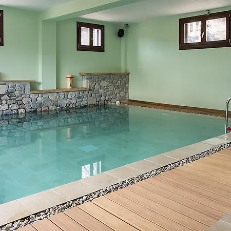 Alpine Aria Апарт-отель Калаврита