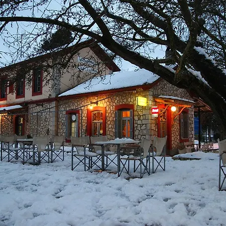 Alpine Aria 4* Калаврита