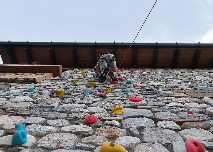 Alpine Aria מלון דירות 4*